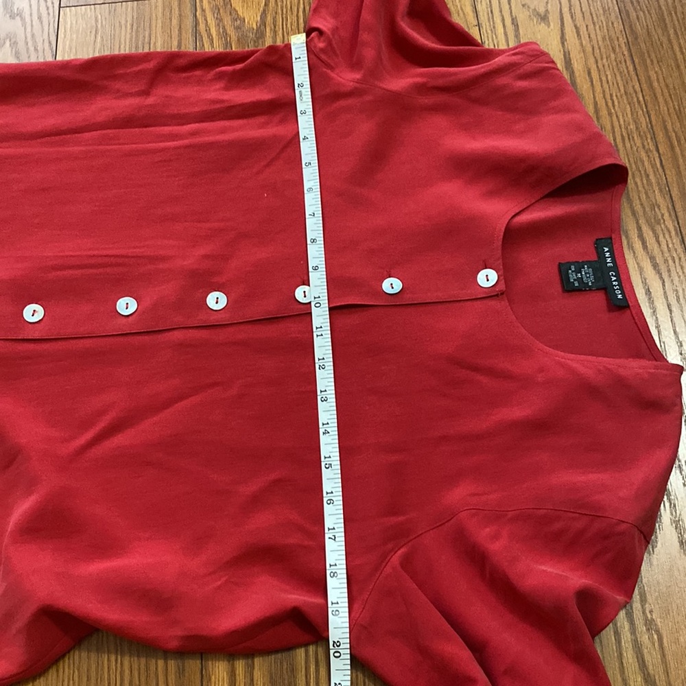 Anne Carson 100% silk women’s Red button down long sleeve shirt padded size M - Picture 8 of 12